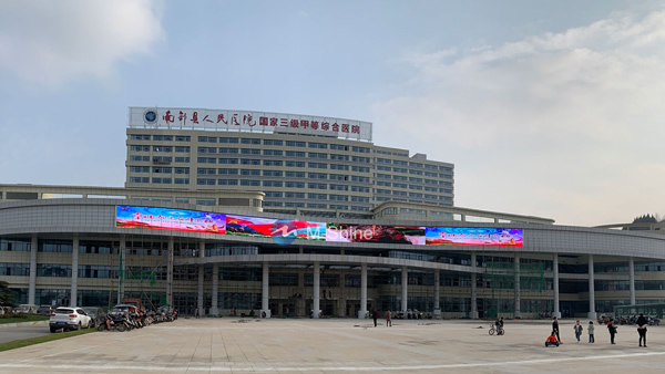 P15.6戶外網(wǎng)狀LED顯示屏，四川，中國(guó)
